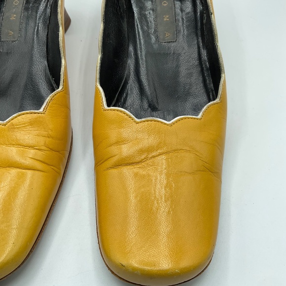 Vintage Paloma Barcelona Mustard Yellow Leather Scalloped Edge Pumps Size 6 - Picture 7 of 7